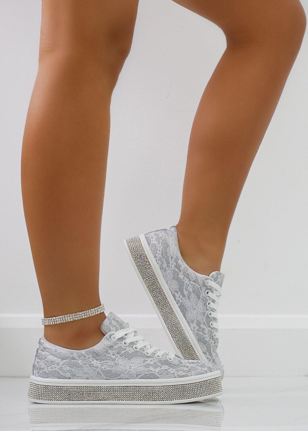 

Кроссовки Crystal Lace Trim Trainers Love Lemonade, серый