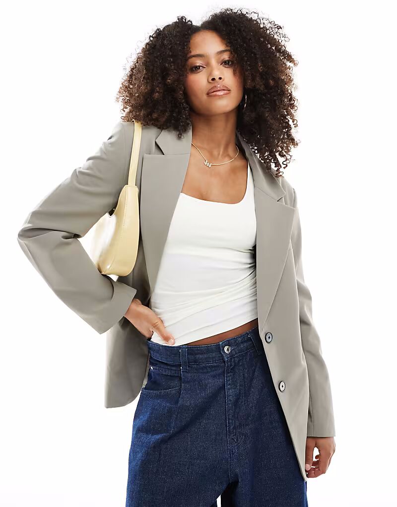 

Pull&Bear свободный пиджак на двух пуговицах песочного цвета