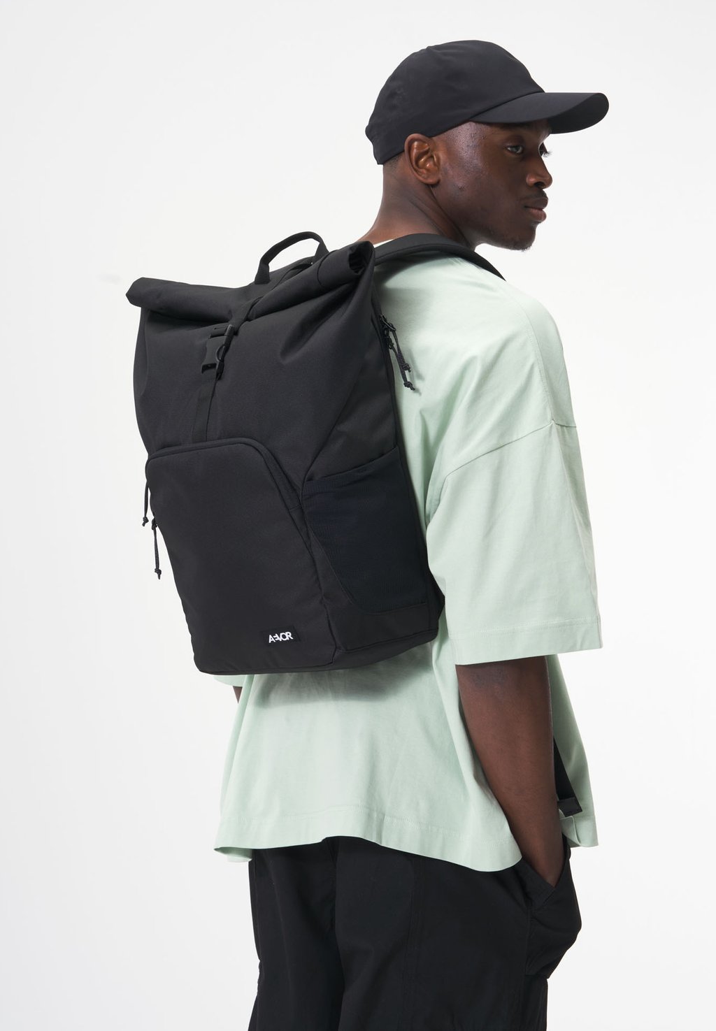 

Рюкзак ROLLTOP MEDIUM AEVOR, черный