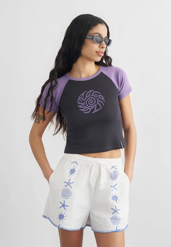 

Футболка с принтом реглана helix Santa Cruz, Black Wash/Purple Haze, Черный, Футболка с принтом реглана helix Santa Cruz, Black Wash/Purple Haze
