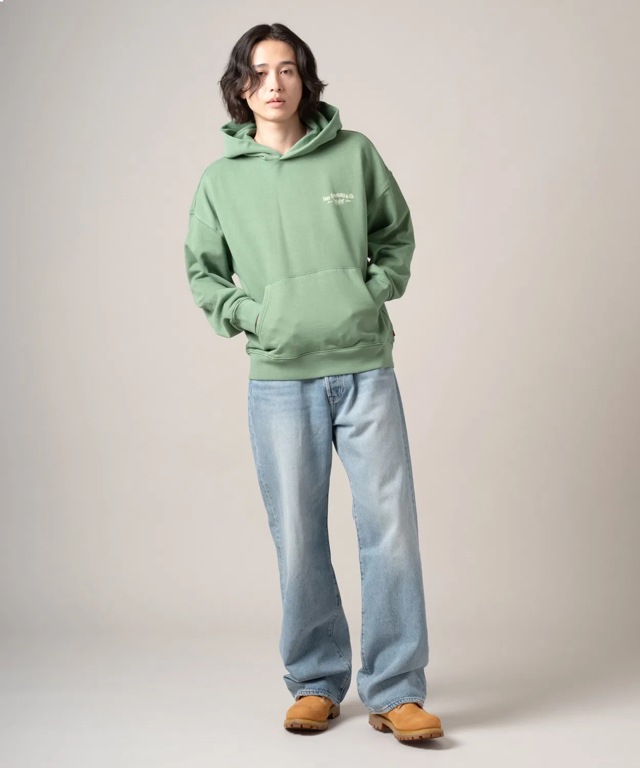 Худи Levi's Two Horse Cropped Hoodie, зеленый — фото 4
