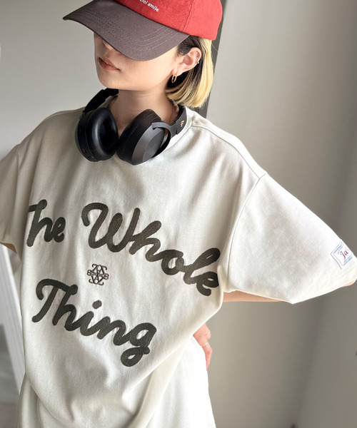 

Футболка оверсайз с вышитым вельветовым логотипом JaVa, белая