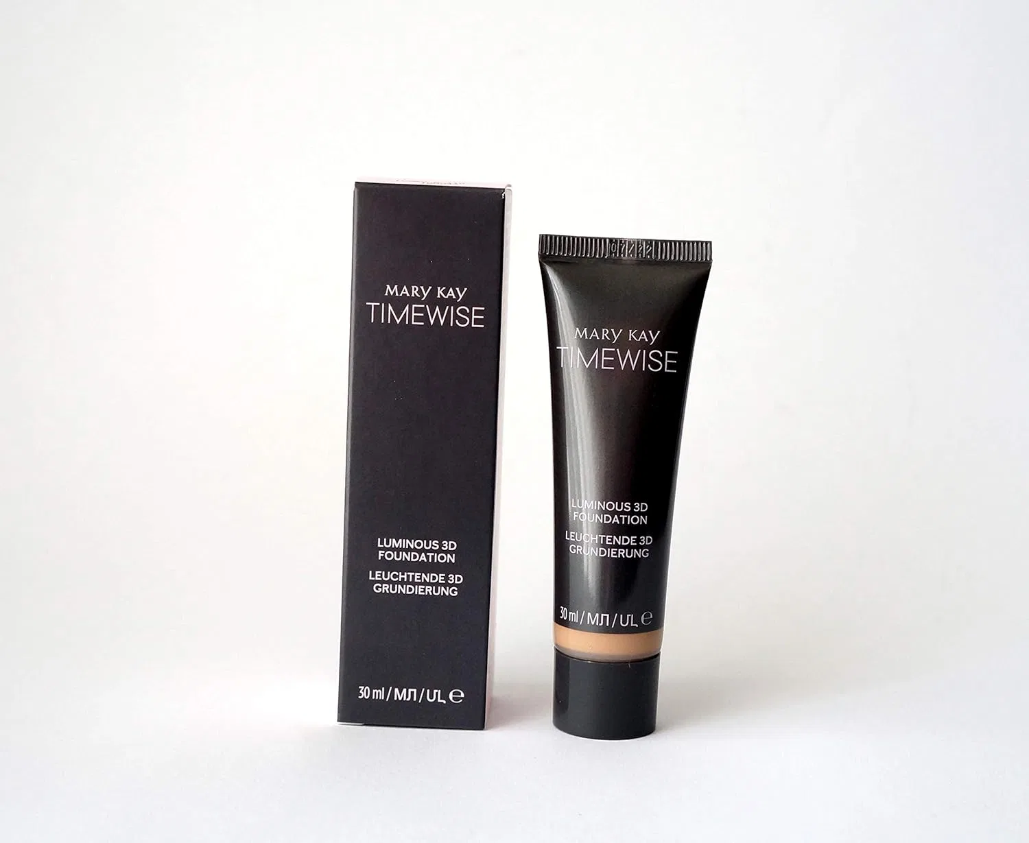 Сияющий тональный крем «TimeWise Luminous 3D Foundation» от Mary Kay Mary Kay