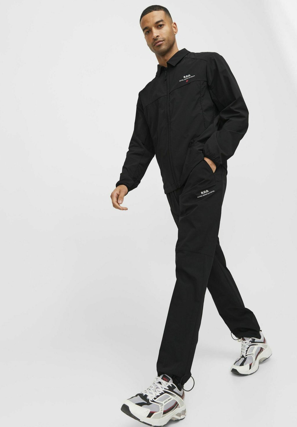 

Брюки KLASSISCHE REGULAR FIT R.D.D. ROYAL DENIM DIVISION, черный