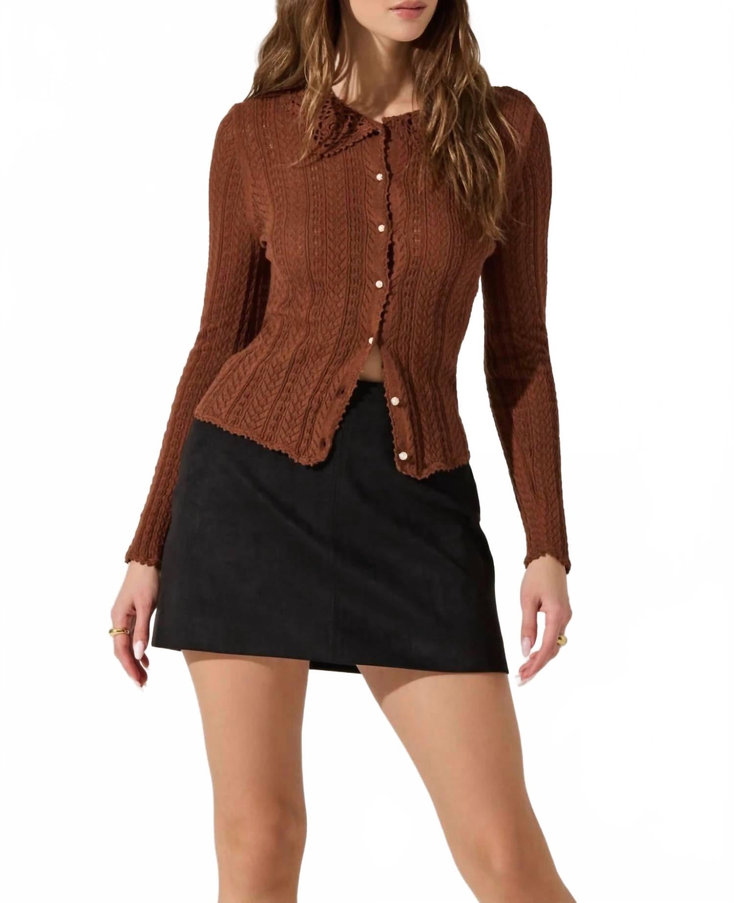 

Оттотили Пойнтелле кардиган с кружевным воротником в коричневом цвете ASTR