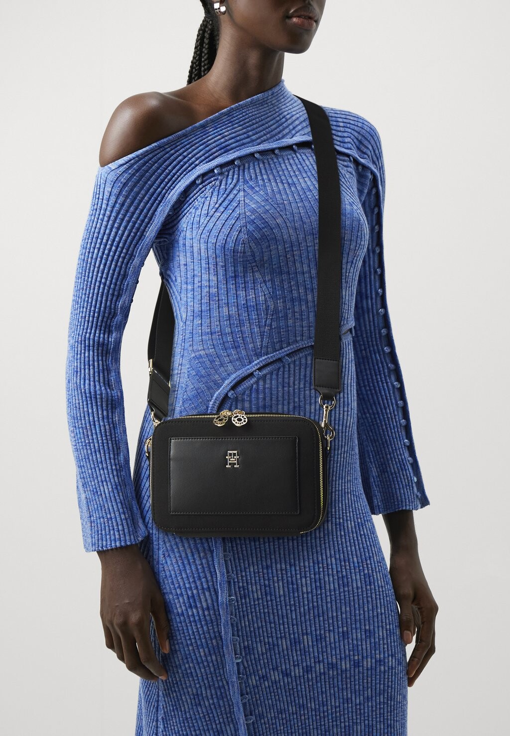 

Сумка через плечо Distinct Camera Bag Tommy Hilfiger, черная
