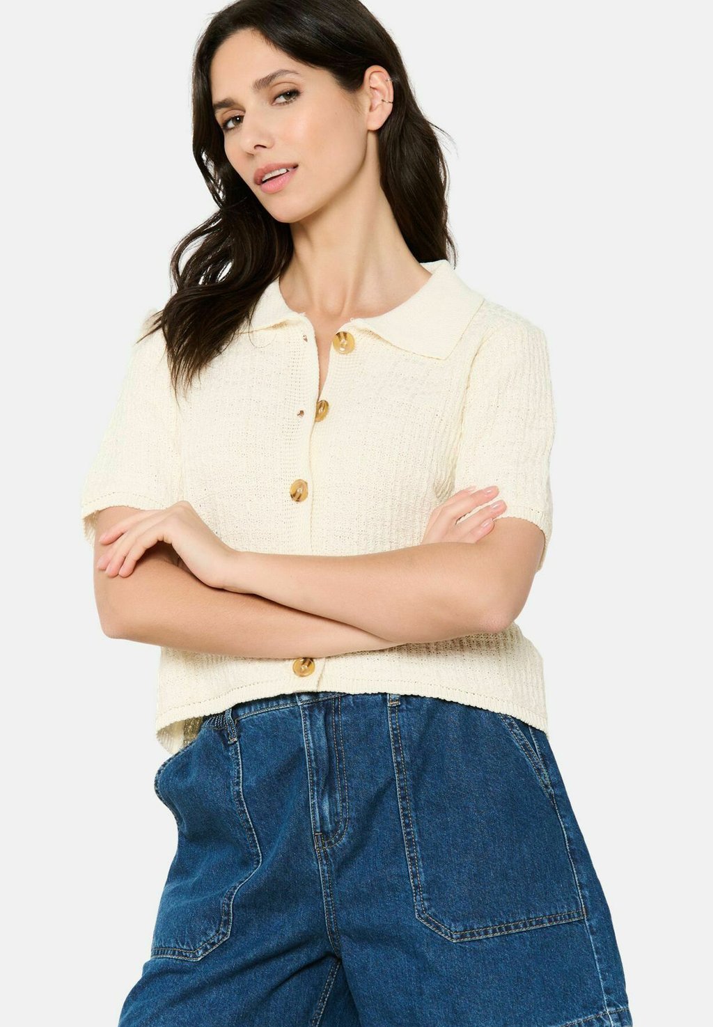 

Кардиган CROPPED TEXTURED LolaLiza, белый