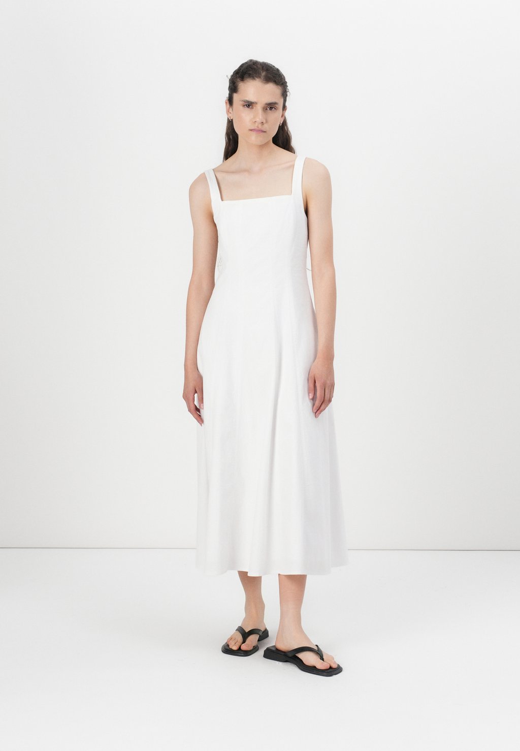 

Повседневное платье CLASSIC MILA MIDI DRESS Abercrombie & Fitch, белый