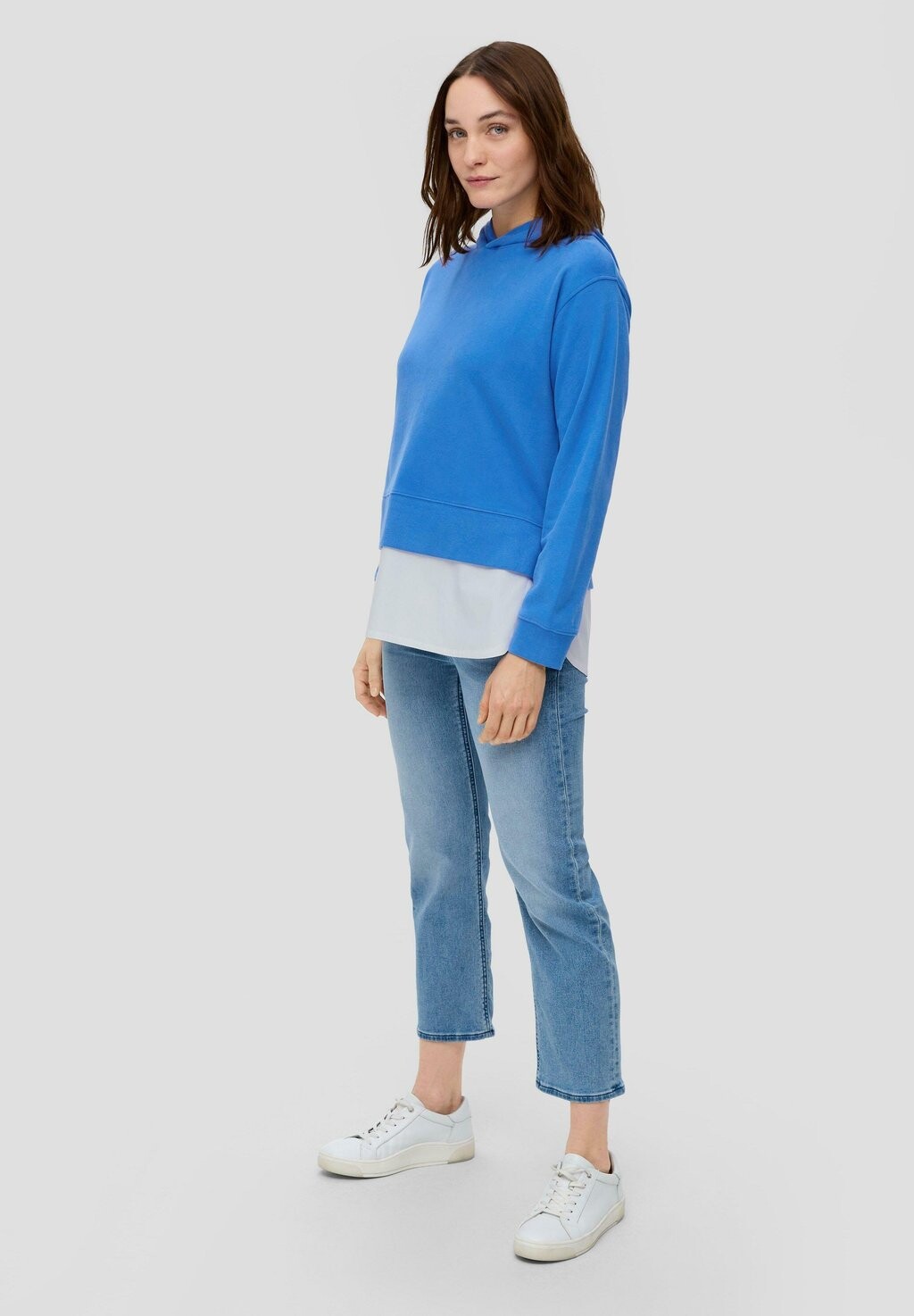 

Толстовка MIT LAYERING-DETAIL s.Oliver, цвет royalblau