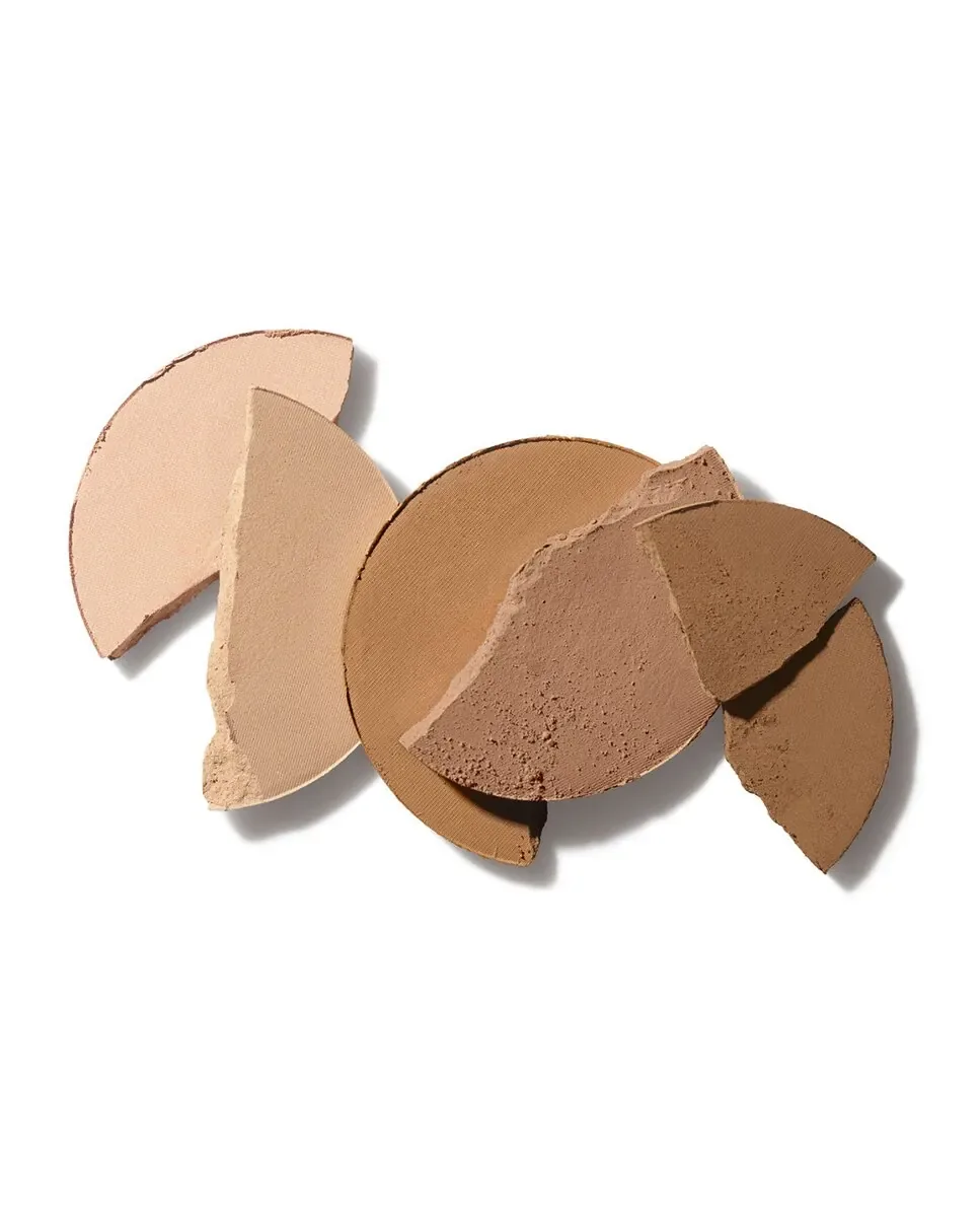 Совершенствующая пудра Skincaring Powder Elizabeth Arden, Medium Deep — фото 2