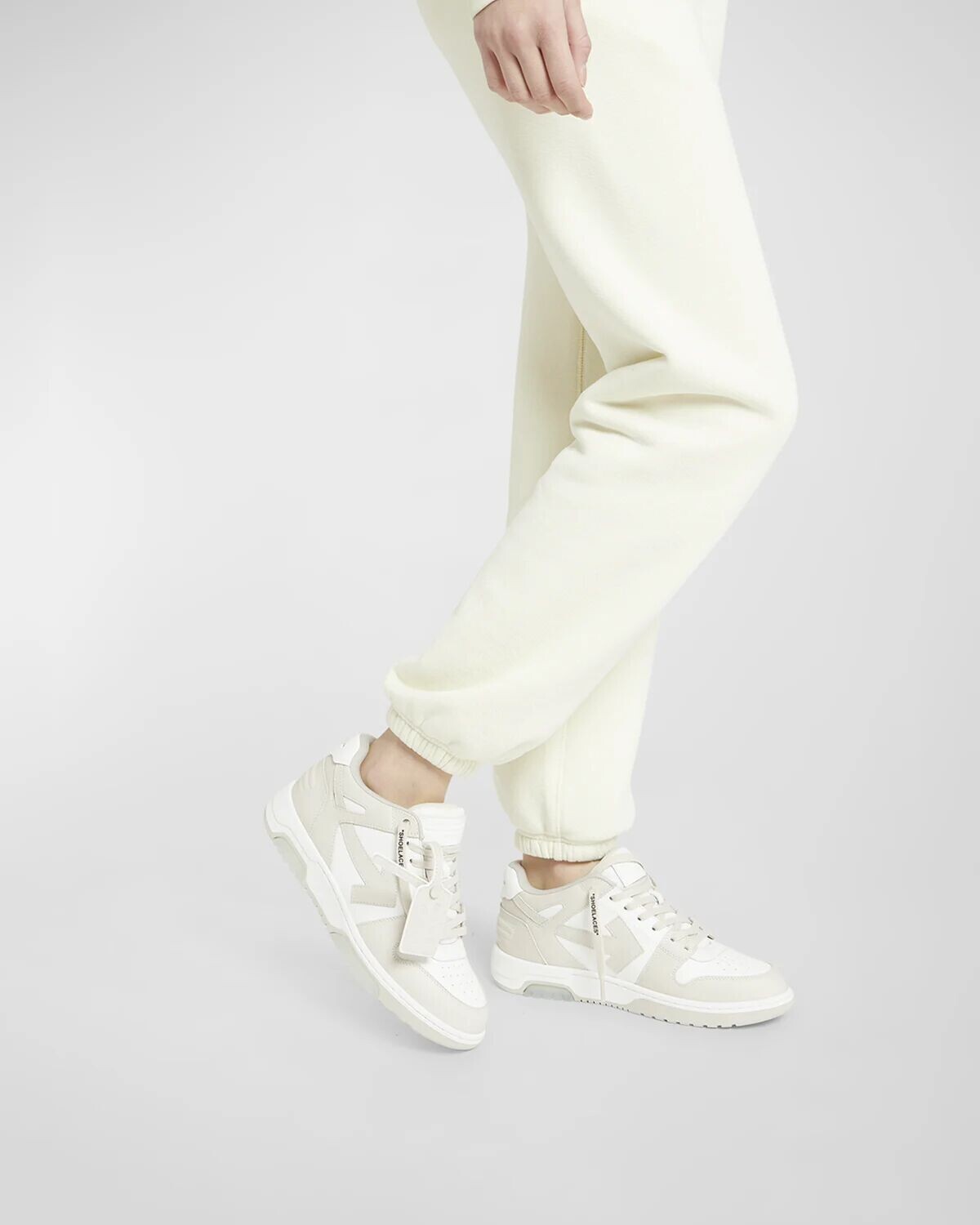 Двухцветные кроссовки Out Of Office Arrow Off-White, цвет White Beige — фото 2