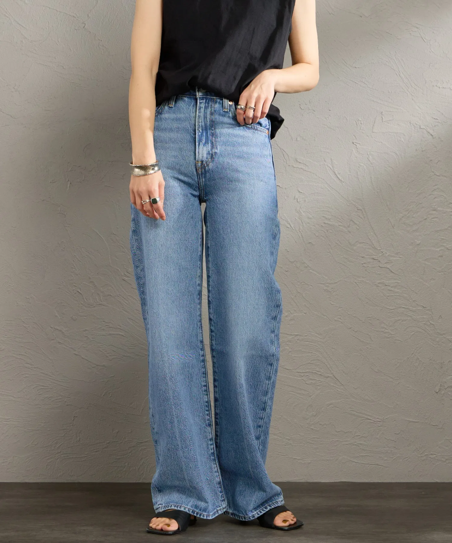 [LEVI'S] RIBCAGE Широкие джинсы с высокой посадкой и прямым кроем — фото 3