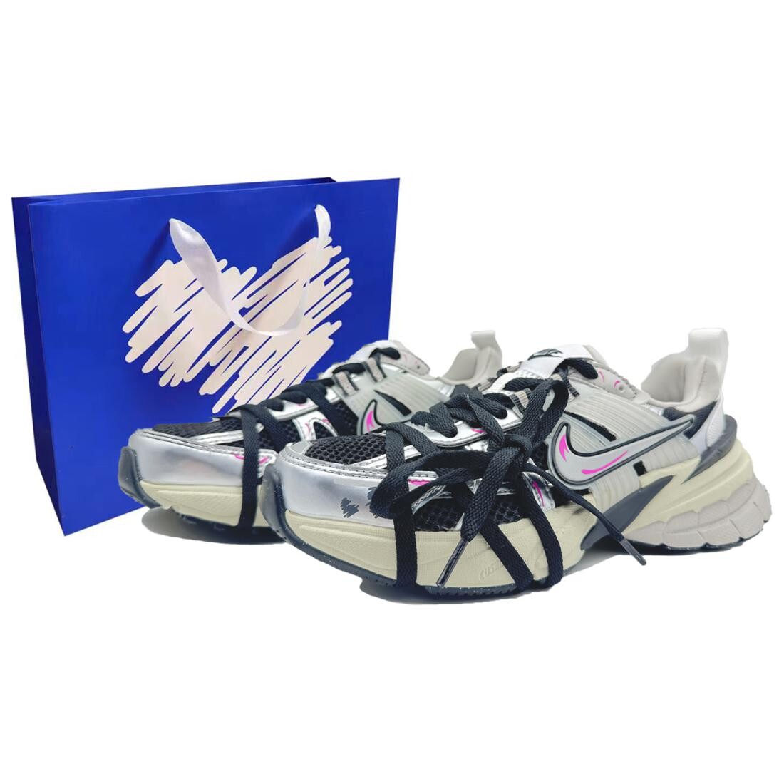 

Кроссовки для бега V2K Run женские с низким верхом, черные/серебристые/розовые Nike