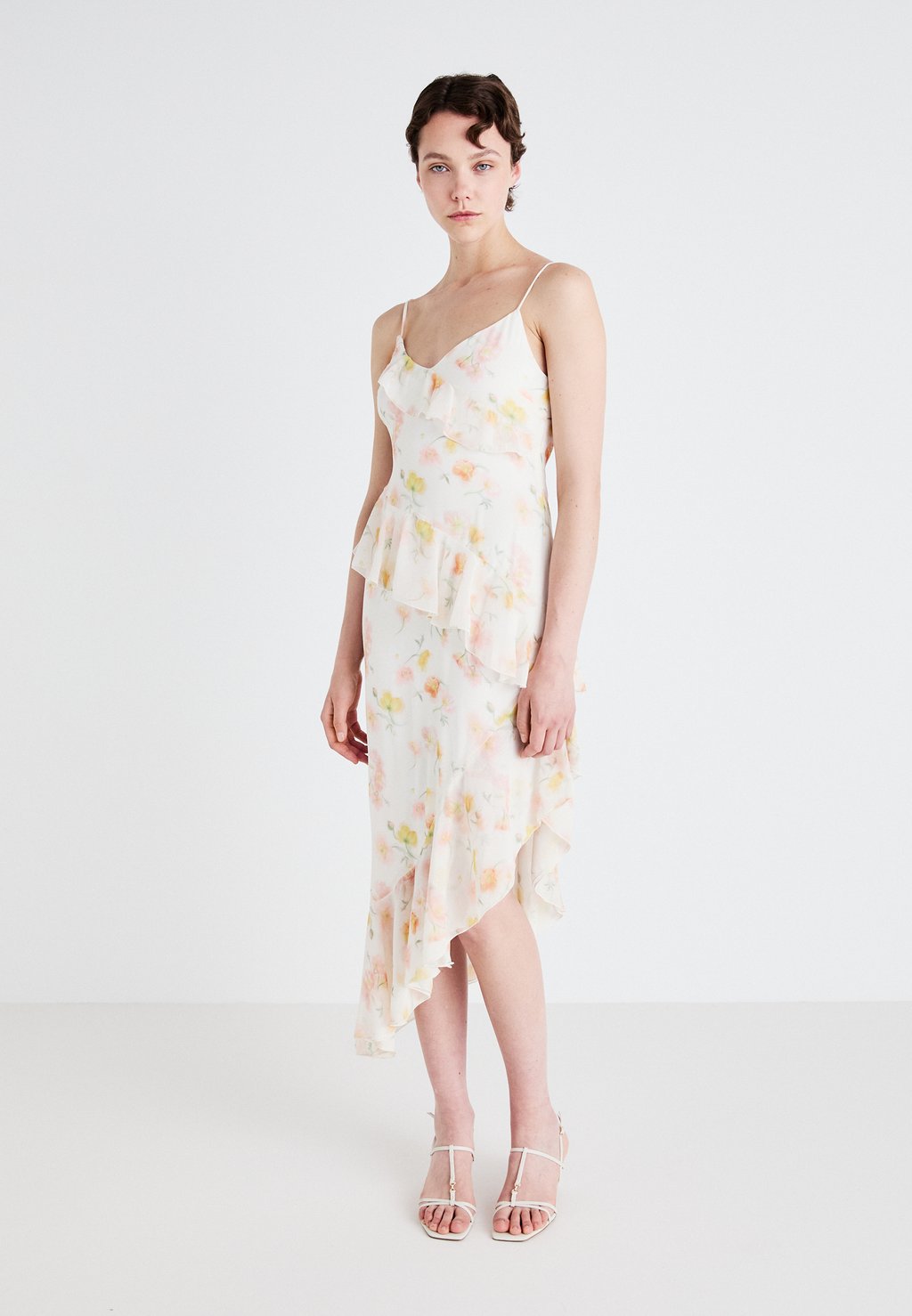 

Коктейльное/вечернее платье FRILL DRESS Gina Tricot, кремовый