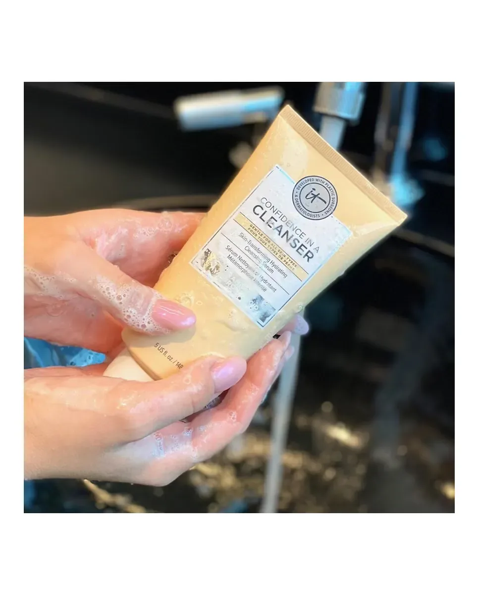 Очищающее средство для лица Confidence In A Cleanser It Cosmetics — фото 2