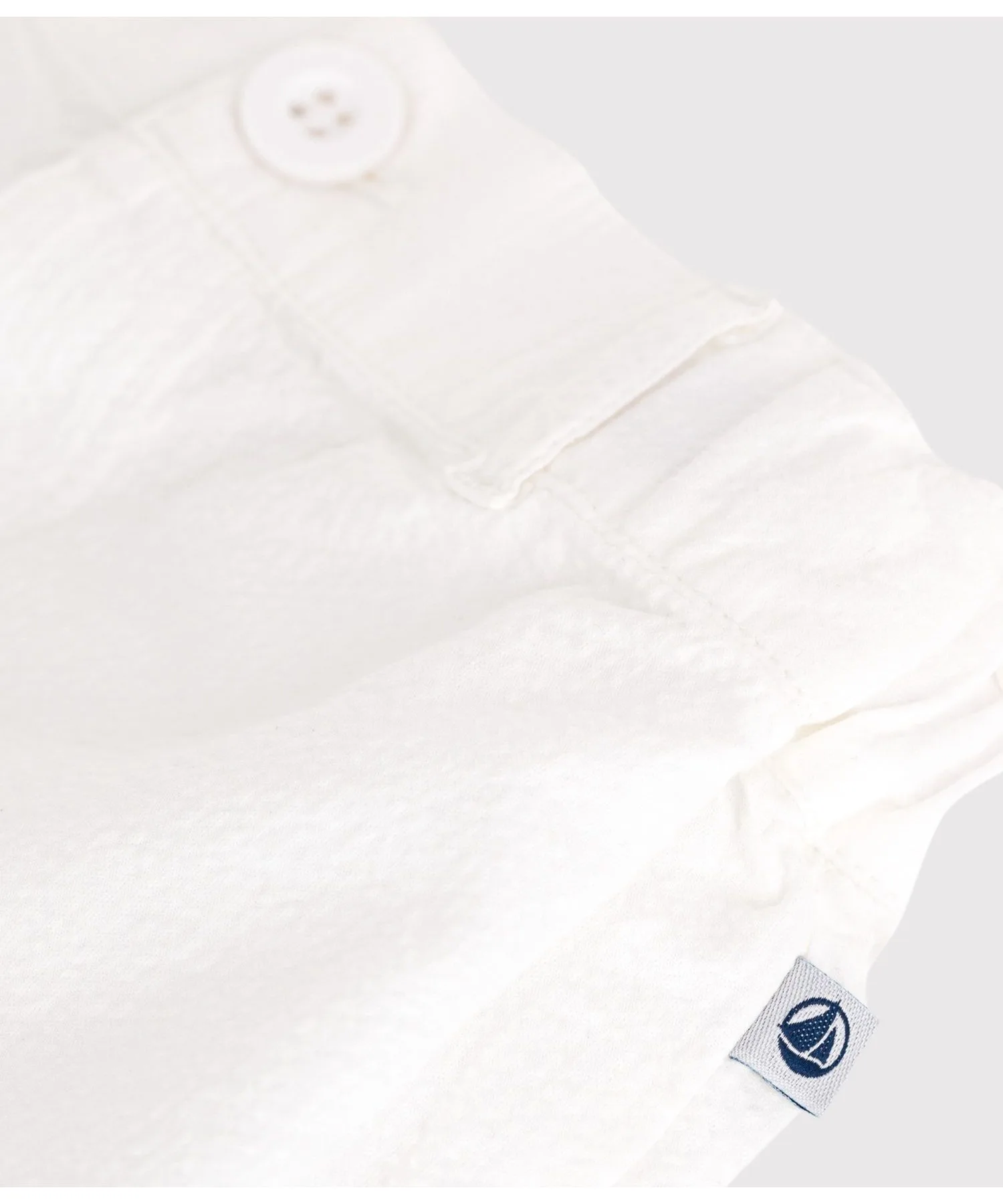 Детские шорты из хлопка PETIT BATEAU белые — фото 4