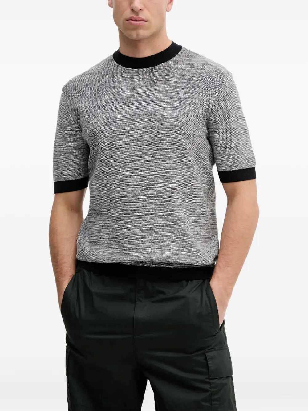 

Фактурная футболка Armani Exchange, серый