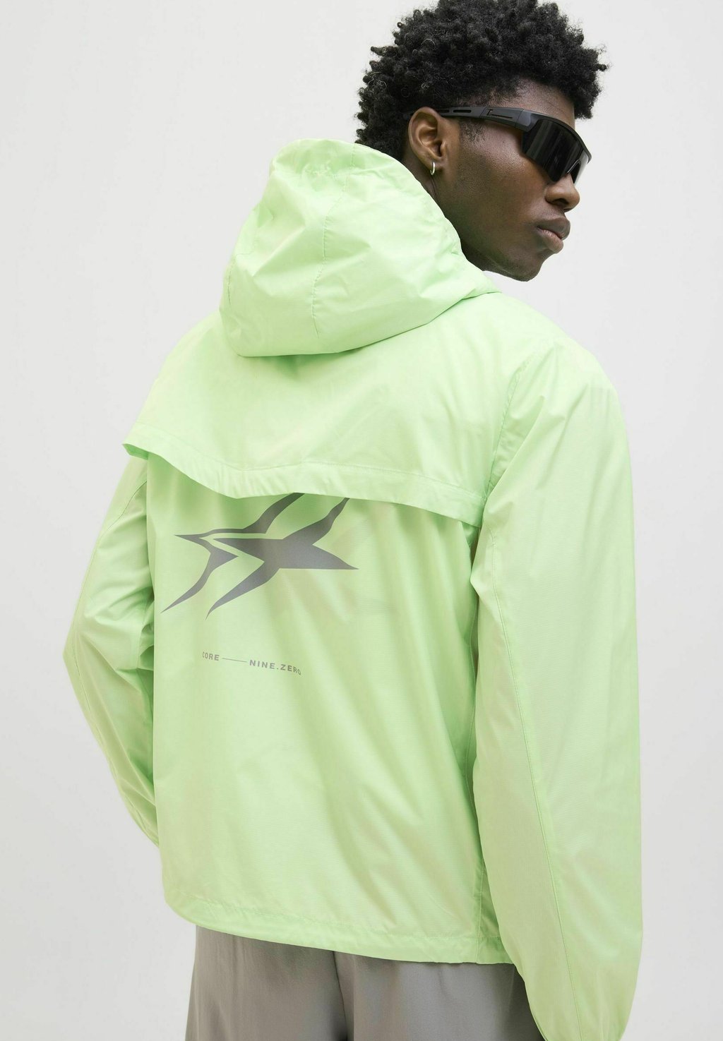 

Куртка демисезонная Jack & Jones, зеленый
