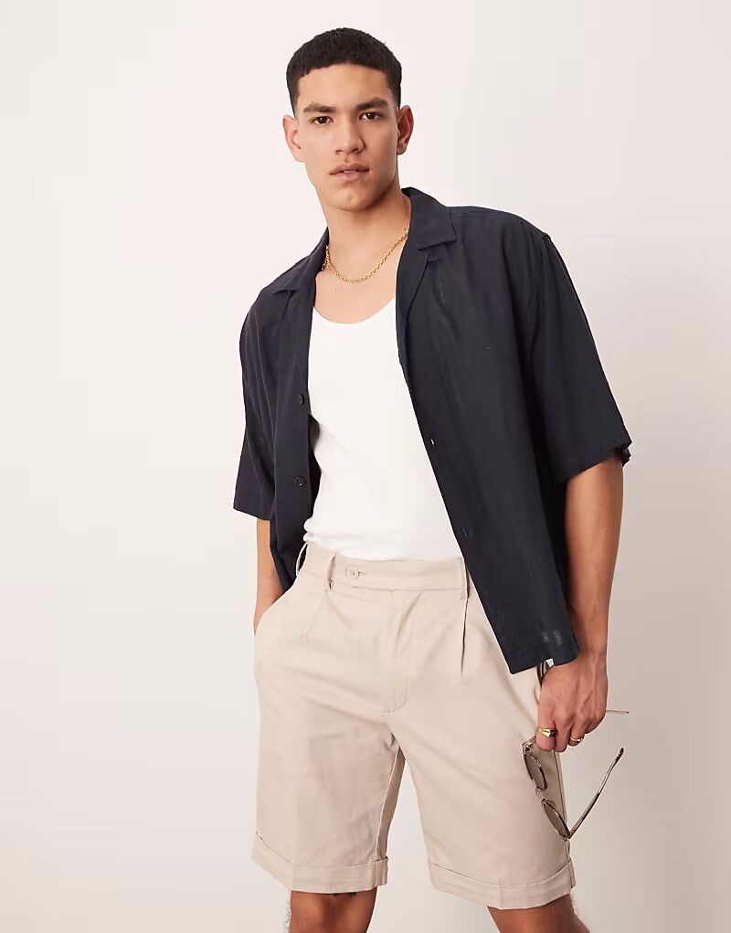 

Элегантные прямые шорты чинос из льняной смеси ASOS DESIGN со складками спереди в каменном цвете
