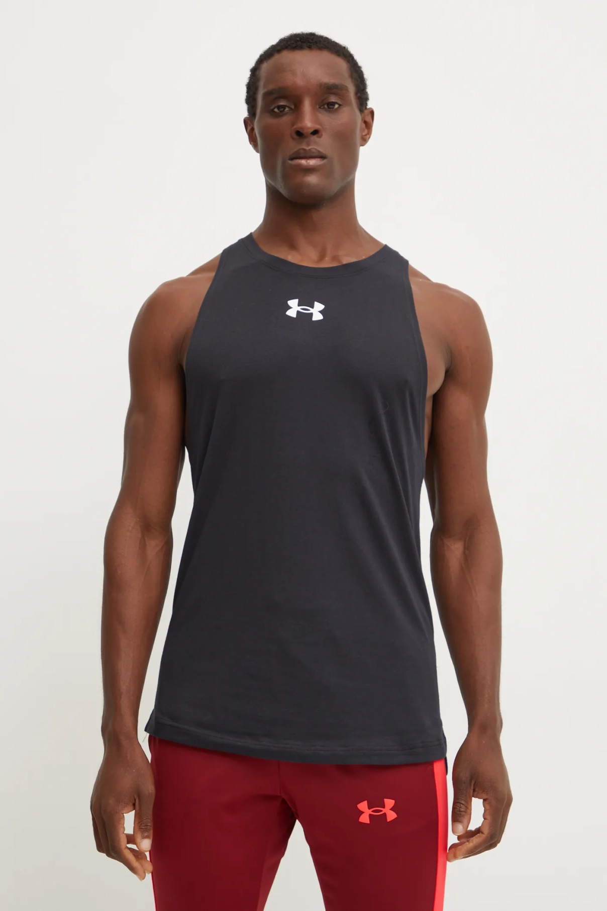 

Базовая футболка Under Armour, черный