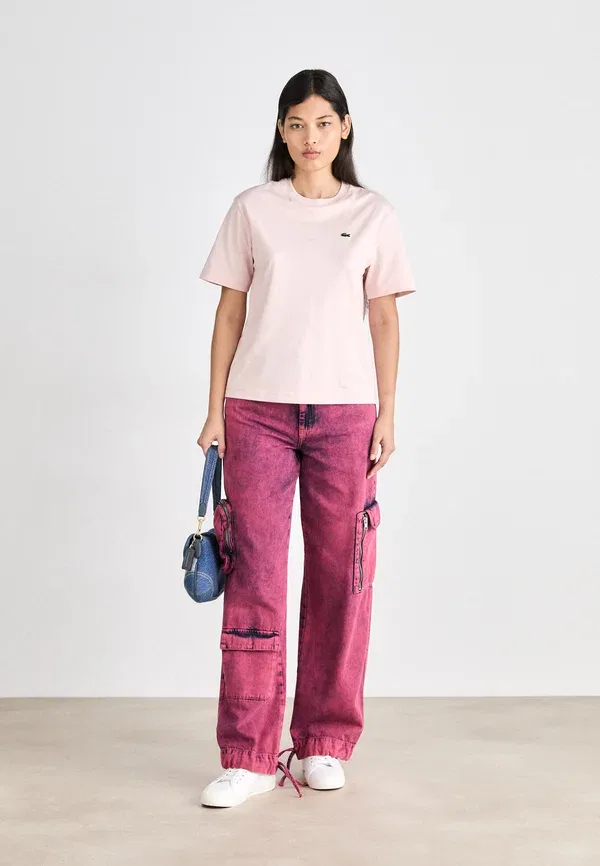 Футболка Lacoste Nidus, базовая, однотонная, цвет гнездо — фото 2