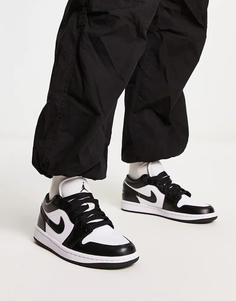 

Кроссовки Jordan AJ1 Low, белый/черный