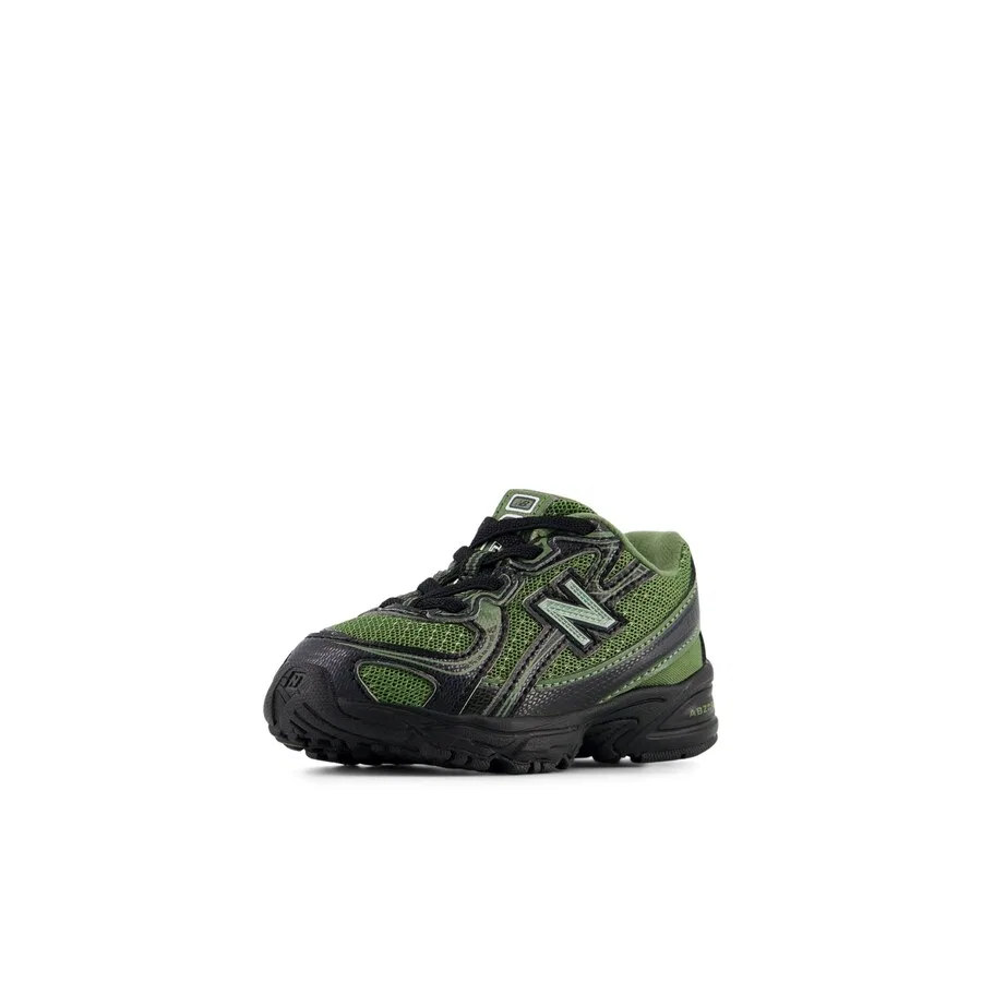 Кроссовки New Balance '740' оливкового цвета