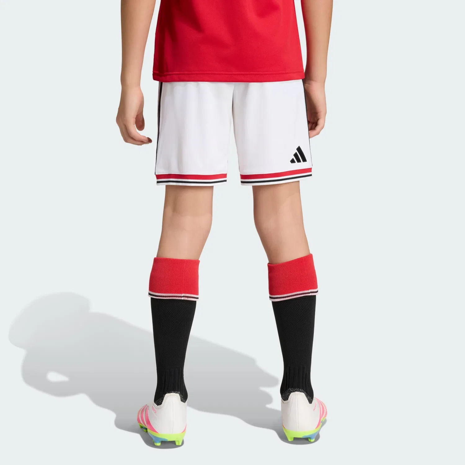 Спортивные шорты Adidas Performance Regular Workout Pants Manchester United 26/27 белого цвета — фото 4