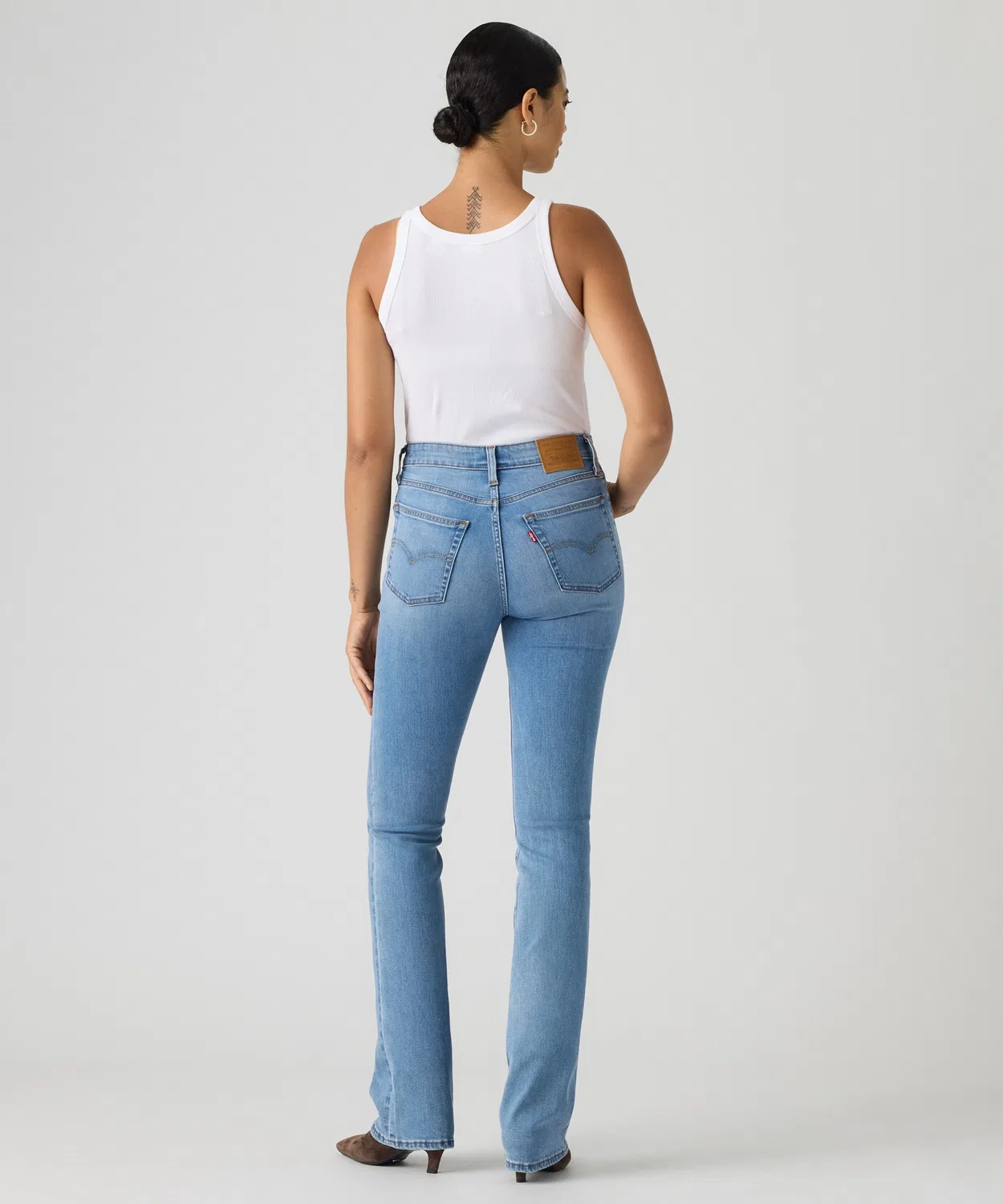 Женские джинсы с высокой посадкой, модель 725 Levi's, Light Indigo Blue — фото 4
