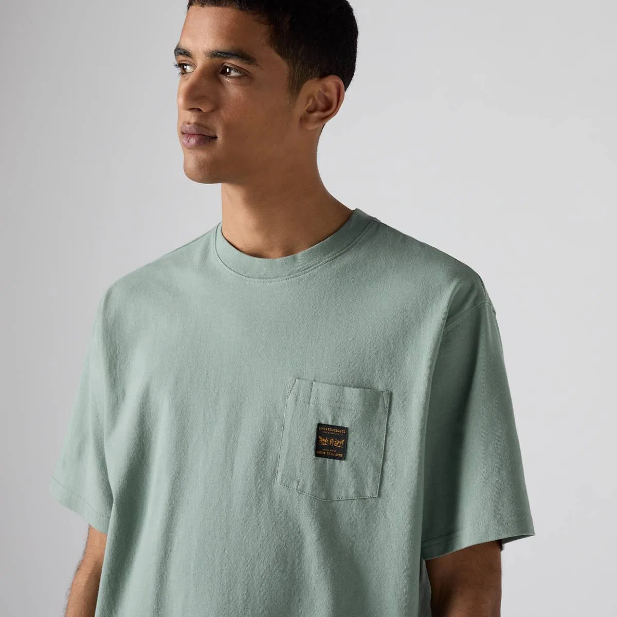 Рабочая футболка с коротким рукавом и карманом Levi's, Chinois Green - Green — фото 2
