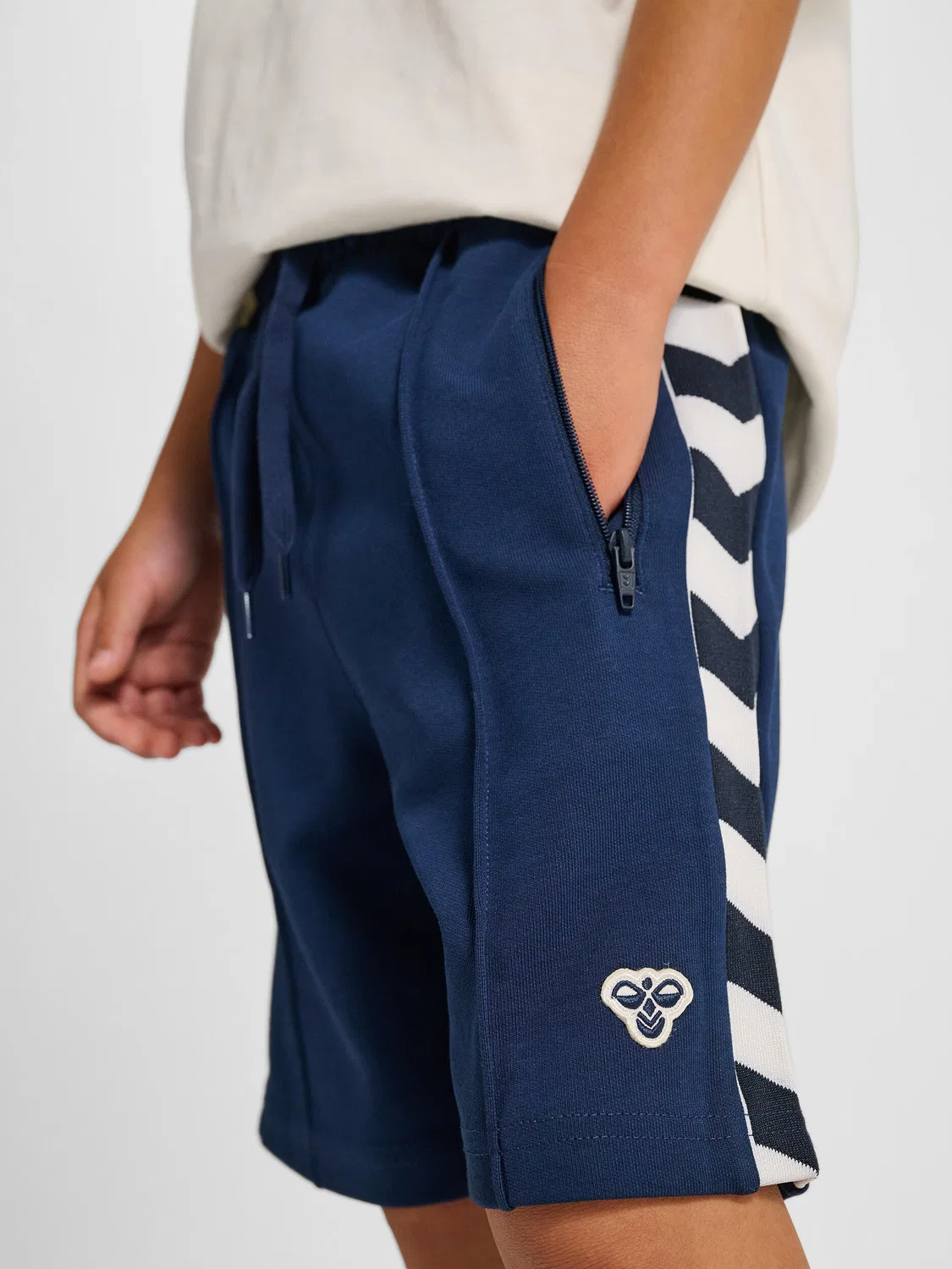 Детские шорты с принтом Hmljr Archive Lebensstil Hummel, Blue Navy Glacier — фото 4