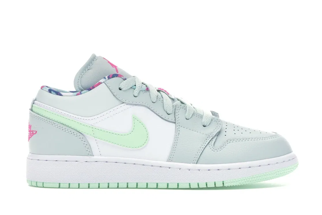 Детские кроссовки Lifestyle с низким верхом Jordan 1 Low Jordan, Barely Grey/White-Laser Fuchsia-Frosted Spruce