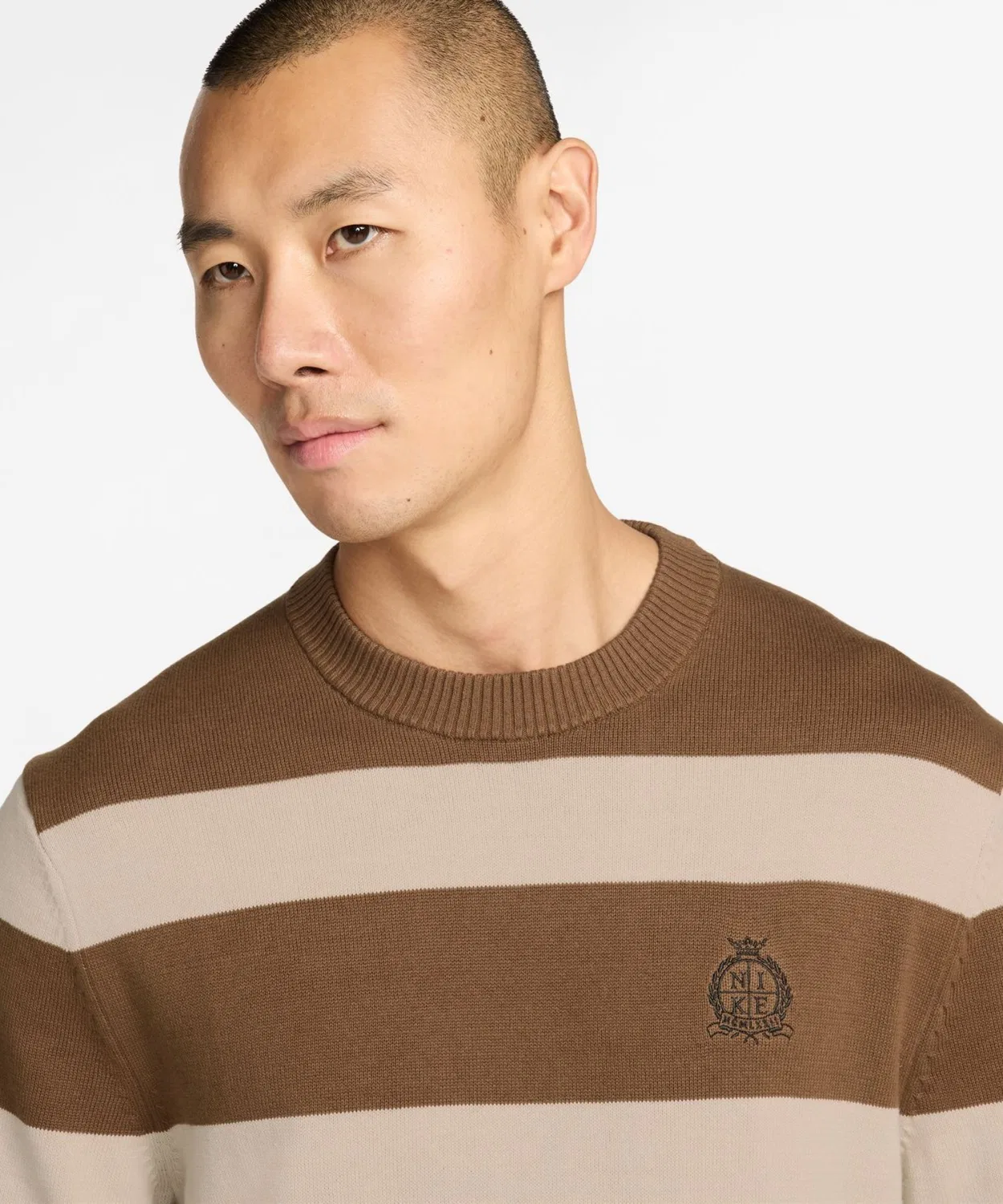 Мужской хлопковый свитер с коротким рукавом Nike Club S/S Top NCC, Beige — фото 3