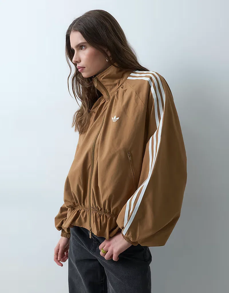 Спортивная куртка Adidas Originals Firebird Blousy Oversized в цвете коричневый пустынный, эксклюзивно представлена на ASOS