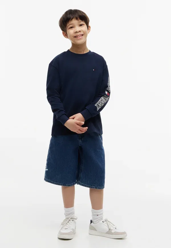 Футболка с длинным рукавом с принтом Team Graphic Tommy Hilfiger, Dark Night темно-синий — фото 2