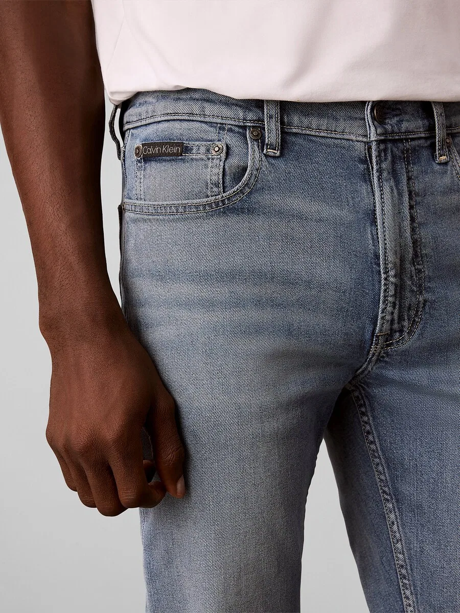 Джинсы Calvin Klein Slim fit светло-голубого цвета — фото 3