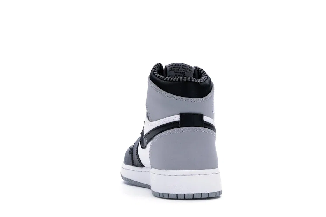 Детские кроссовки для мальчиков с принтом Jordan 1 Retro Jordan, White/Black-Wolfgrey — фото 4