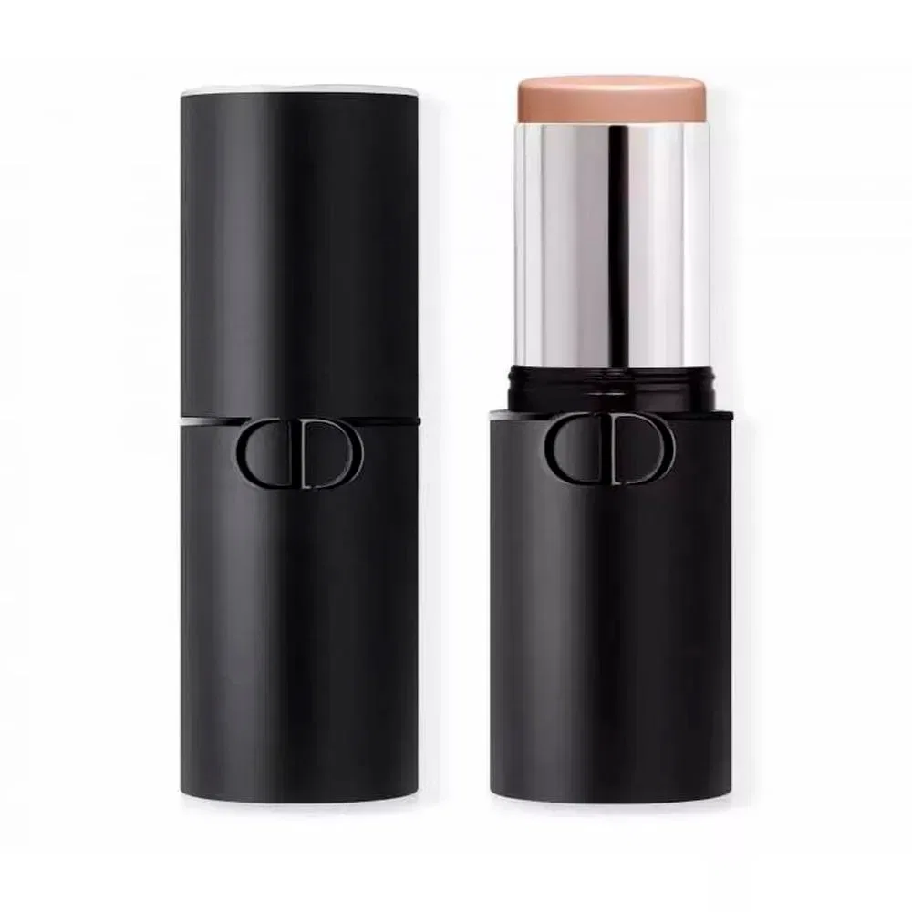 Тональное средство Forever Glow 001 Dior, черный