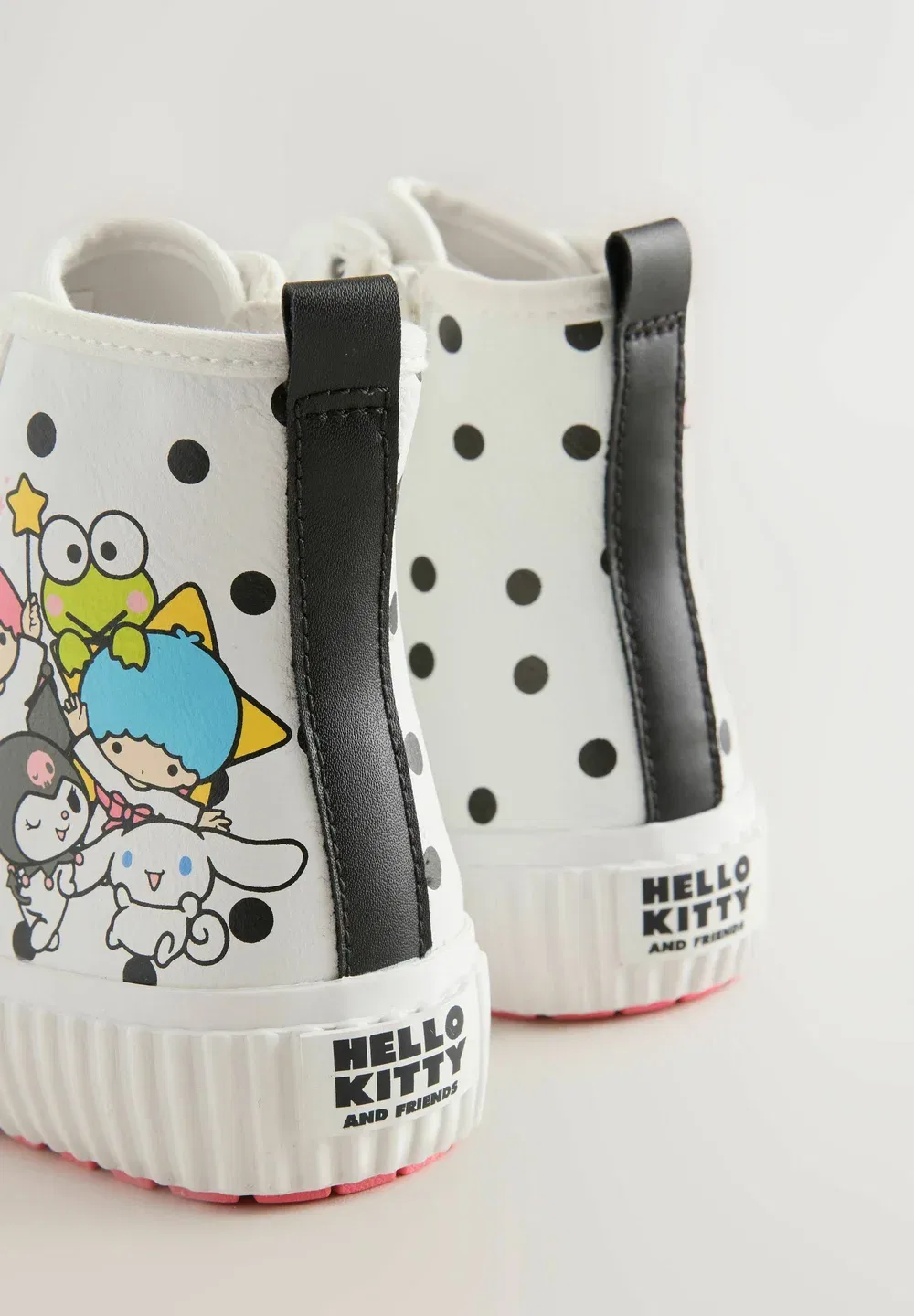 Стандартный крой - высокие кроссовки Hello Kitty и друзья - высокие кроссовки Next, White — фото 4