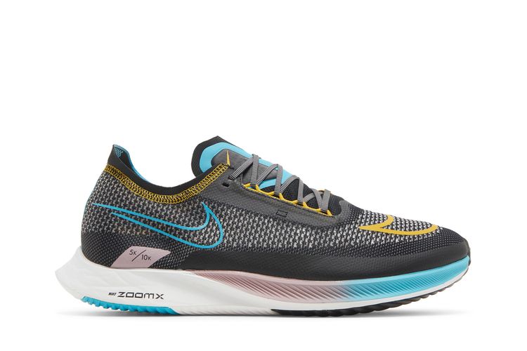

Кроссовки ZoomX Streakfly 'Dark Sulphur Chlorine Blue', черный