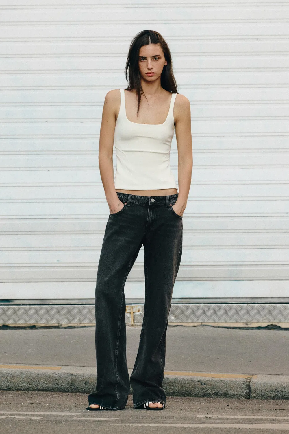 Топ из эластичного материала, вдохновленный корсетом. ZARA, White