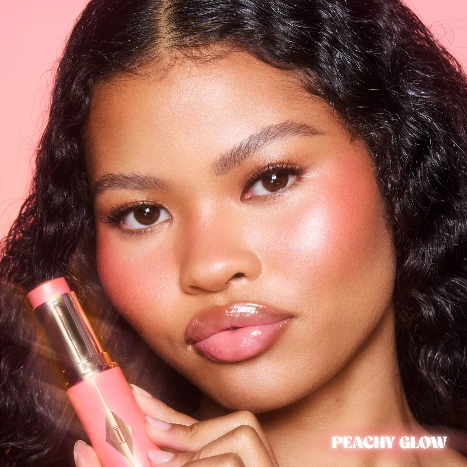 Мини-стик для румян и губ Charlotte Tilbury Peachy Glow, 3 г, с гиалуроновой кислотой — фото 3