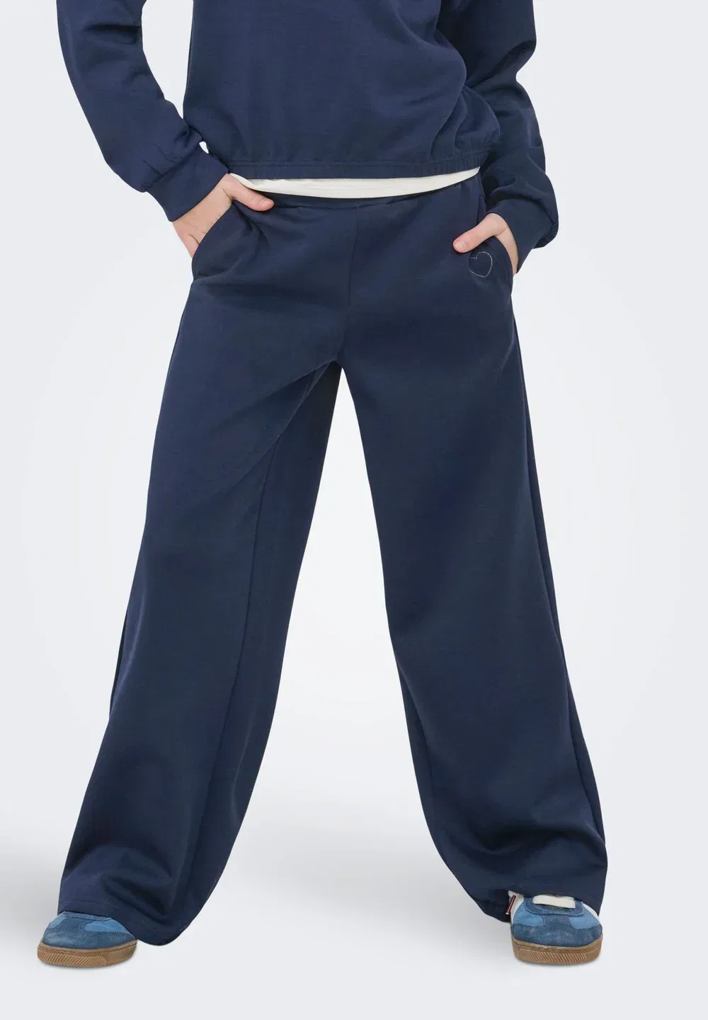 Hose mit weitem beinschnitt kogada-nella weiter beinschnitt шланг mit weitem beinschnitt - спортивные штаны Only Girls, Navy Blazer