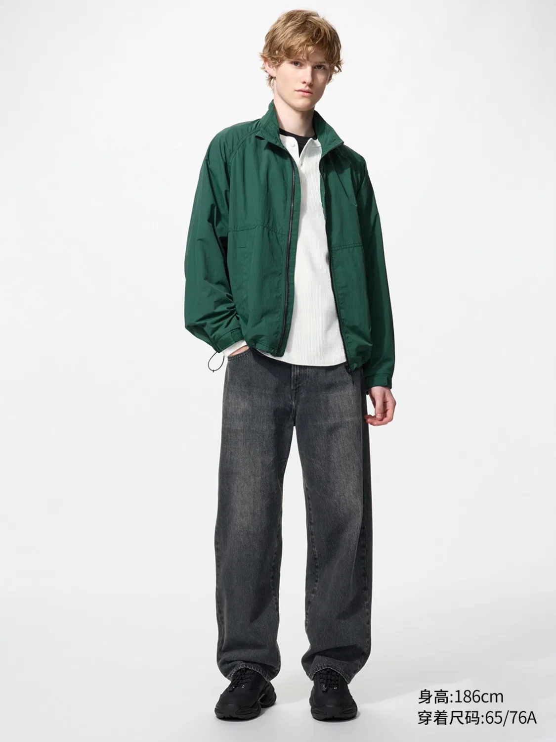 Джинсы свободного кроя с эффектом потертости Uniqlo, синий — фото 2