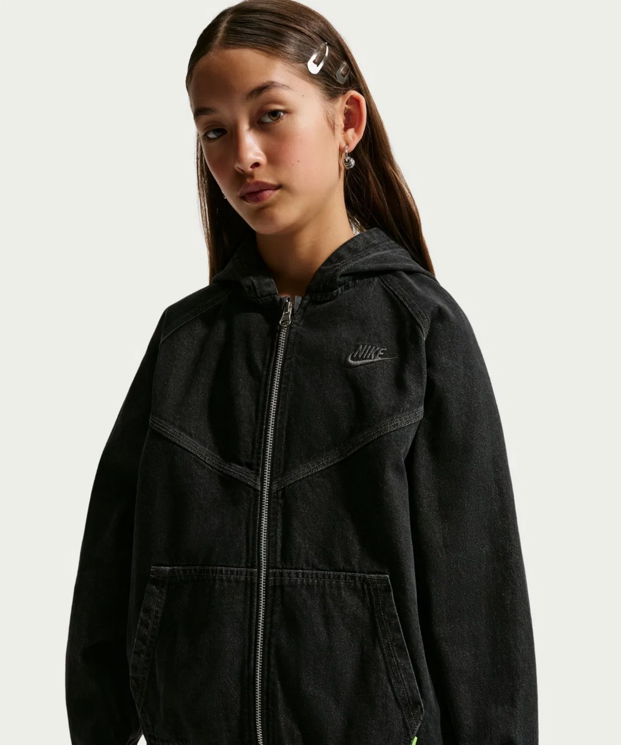 Детская джинсовая куртка с капюшоном на молнии Nike Sportswear Collection, Black — фото 2