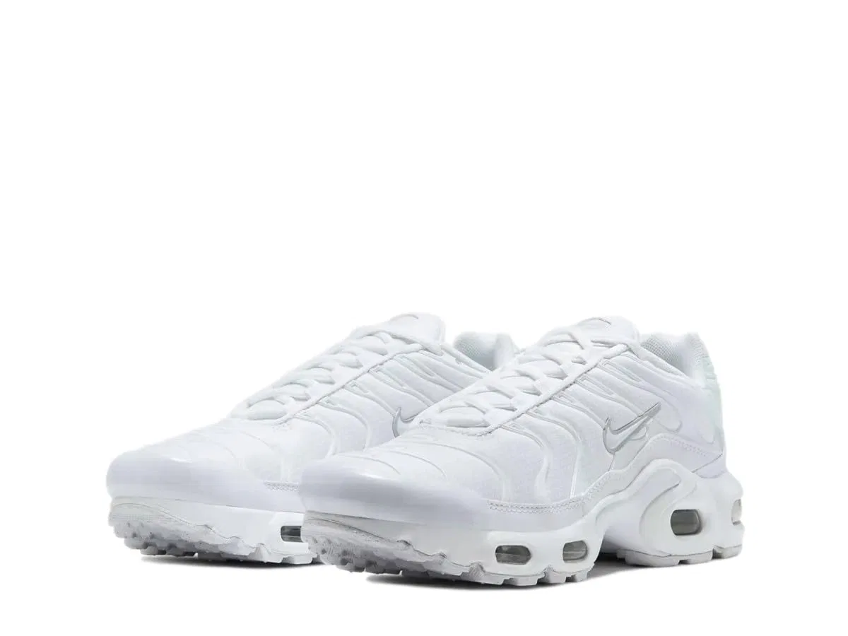 Детские кроссовки для мальчиков с технологией Tuned Air NIKE Air Max Plus NIKE, White — фото 4