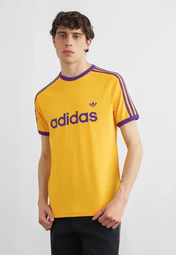 Футболка с принтом Ringer Adidas Originals, желтый