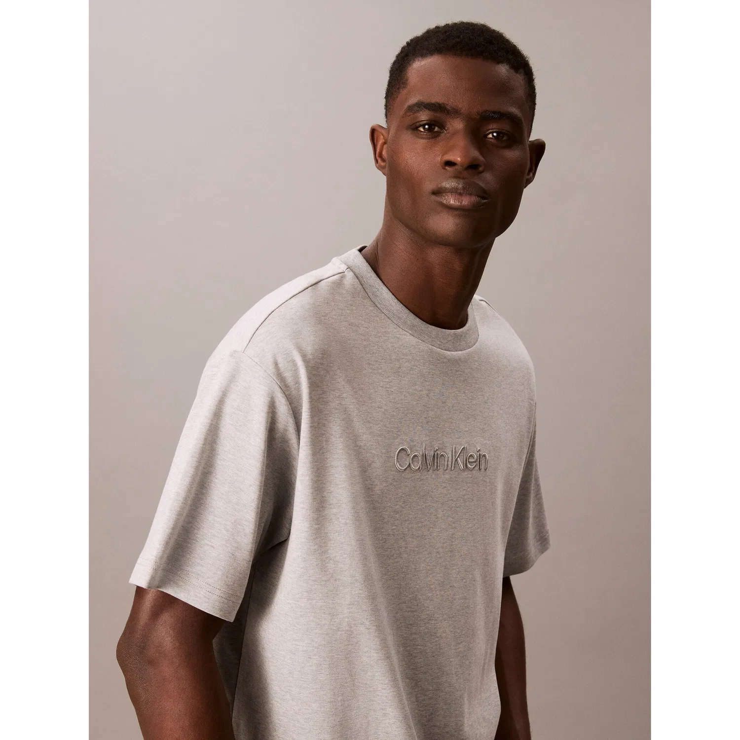 Мужская хлопковая футболка с круглым вырезом Calvin Klein, Grey Heather — фото 4