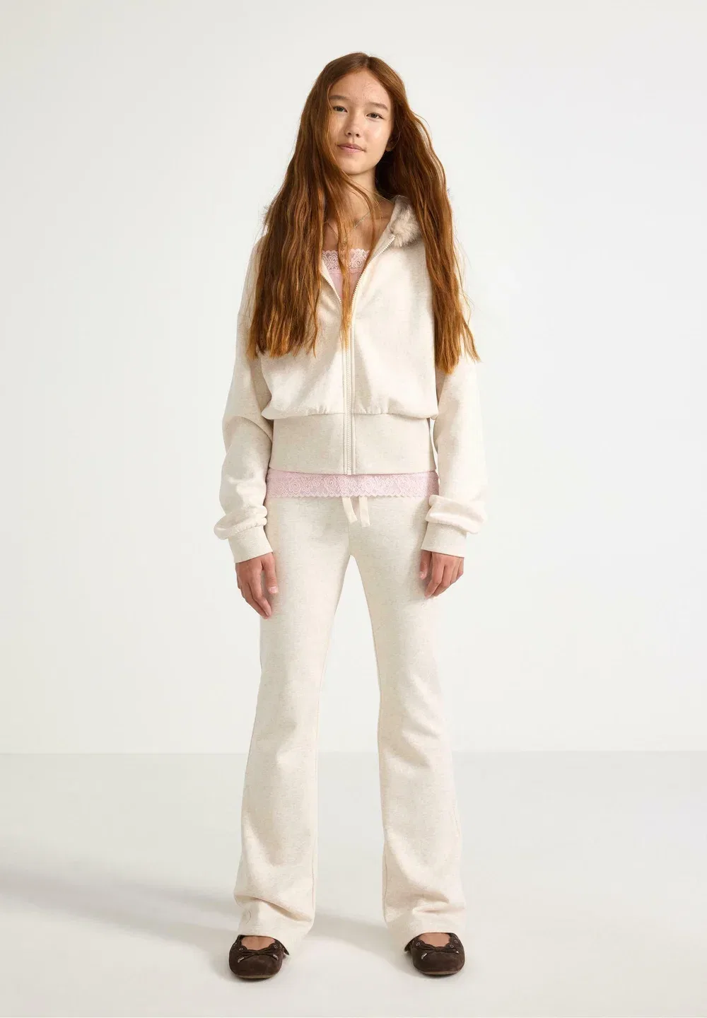Расклешенные спортивные штаны - брюки от спортивного костюма Lindex, Light Beige Melange