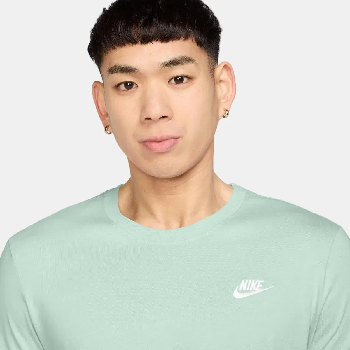 Мужская футболка хлопковая Sportswear Club Tee Nike, Verde — фото 3